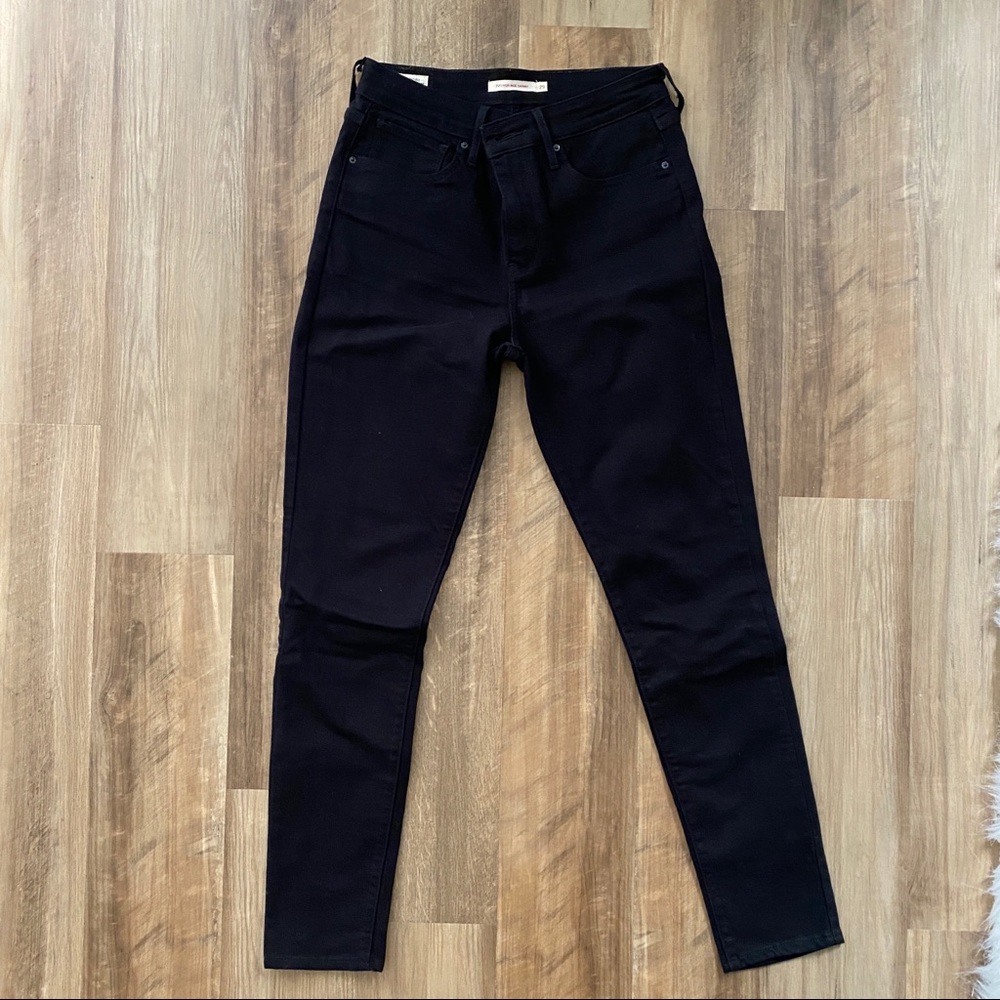Levi’s 721 High Rise Skinny Jeans - Black